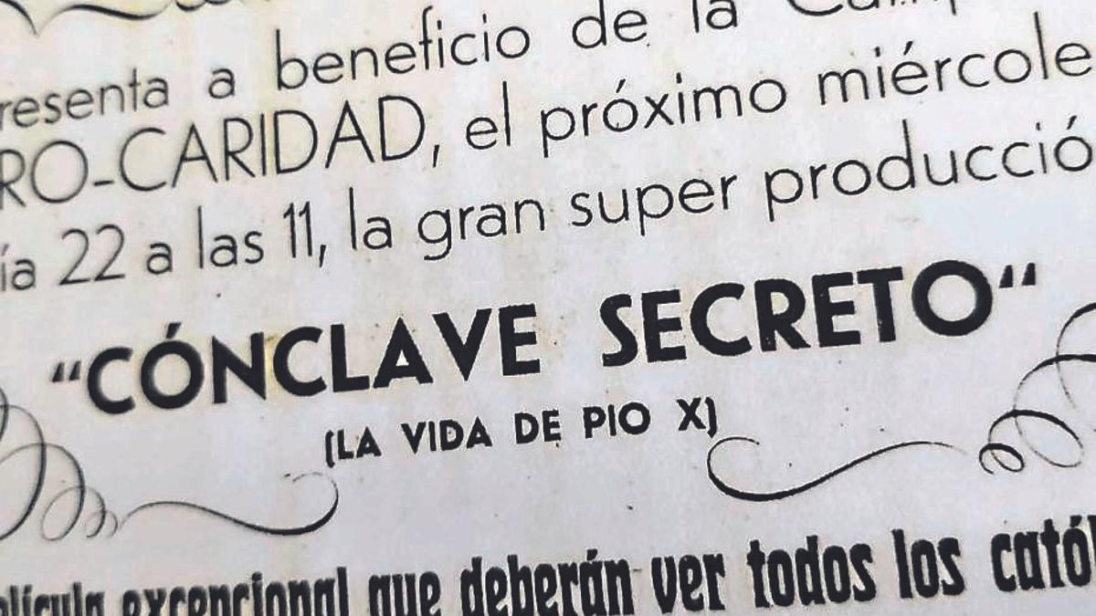 Cartel anunciador de una actividad caritativa en Marbella.