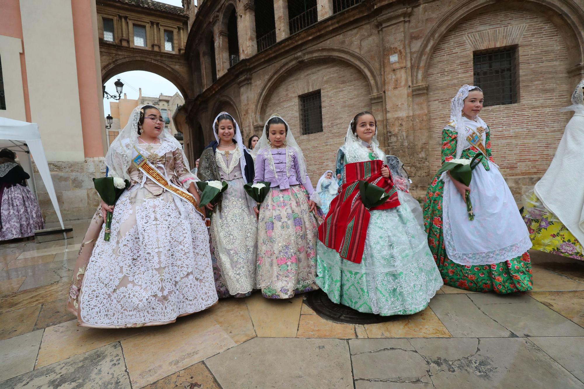 Búscate en el primer día de ofrenda por la calle de la Paz (entre las 15:30 a las 17:00 horas)