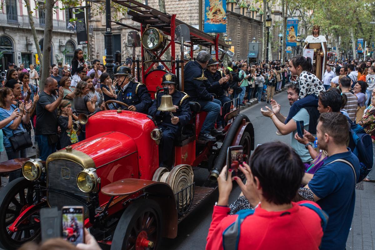 Ambiente en la cabalgata de las fiestas de la Mercè.