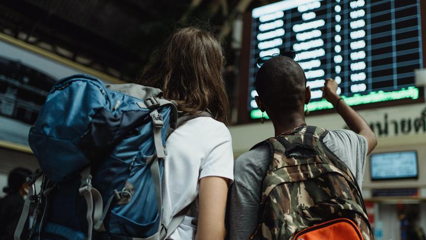 Adiós a facturar: la mochila que arrasa en Amazon para viajar sin pagar equipaje