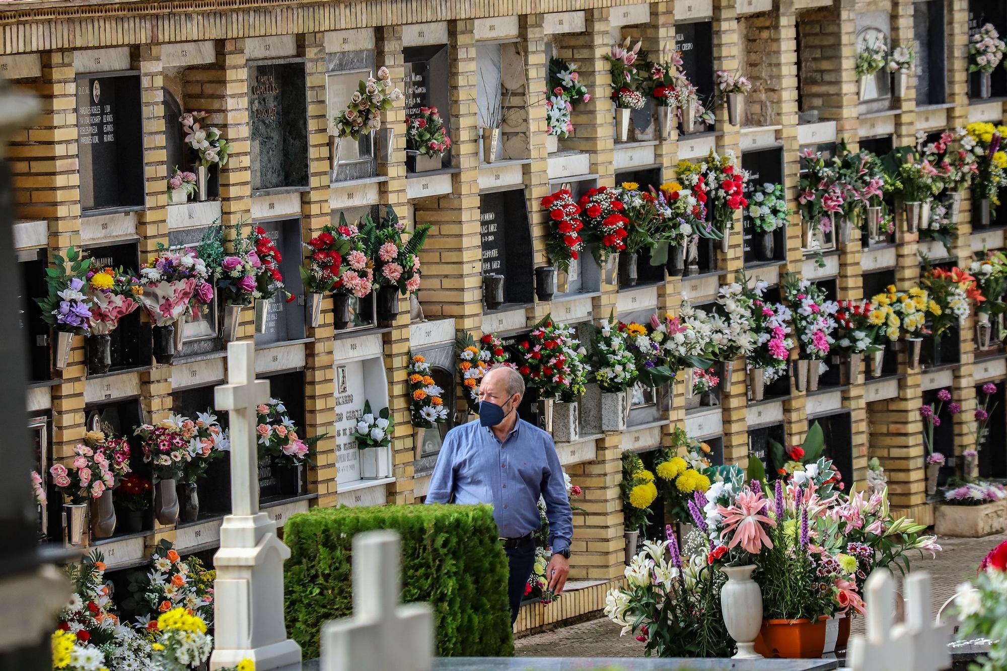 Cementerio de Orihuela en el día de Todos los Santos