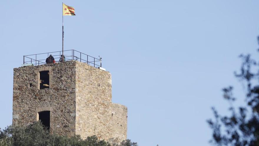 Pujada al castell de Sant Miquel.