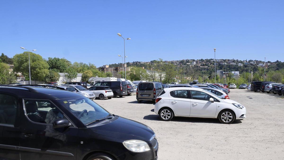 L'aparcament que es tancarà per la logística d'un rodatge.