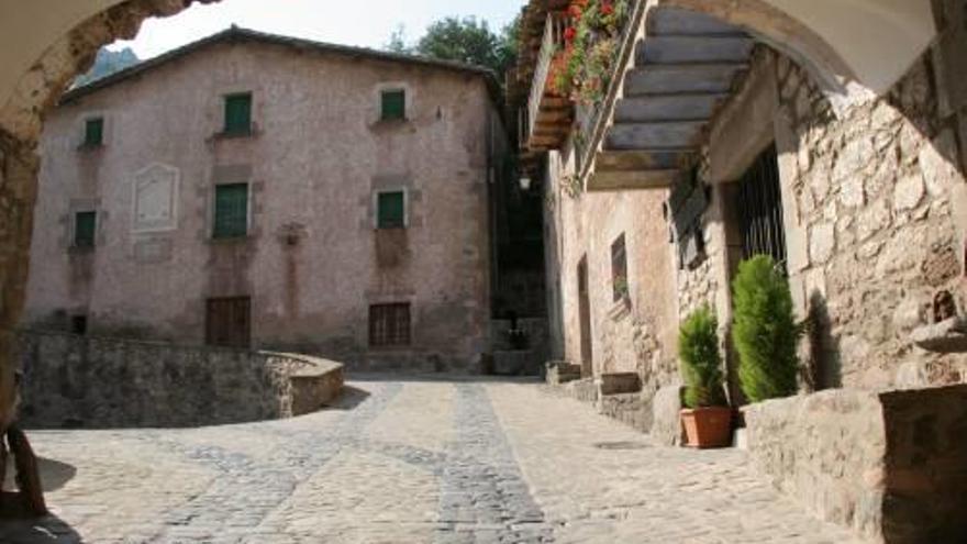 L&#039;efecte Bracons fa que els joves de la Vall d&#039;en Bas no puguin accedir a l&#039;habitatge