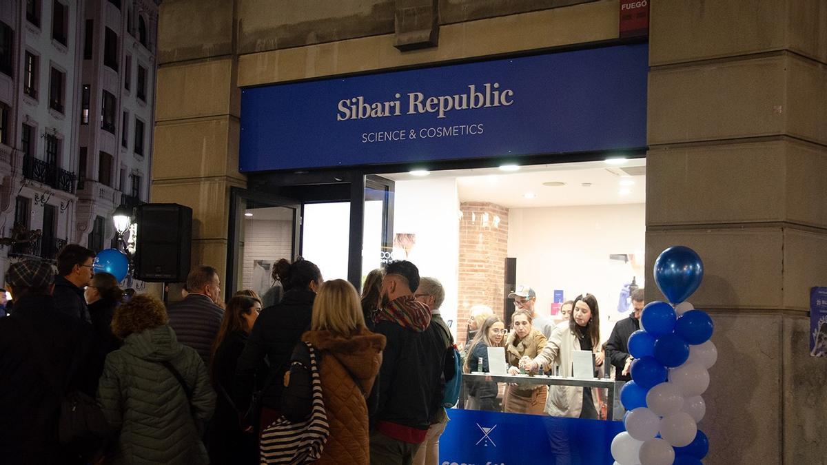 Estos días, no paran de llegar encargos a la calle Sibari Republic en la calle Juan Flórez, 51, en A Coruña: “La acogida nos ha dejado sin palabras”.