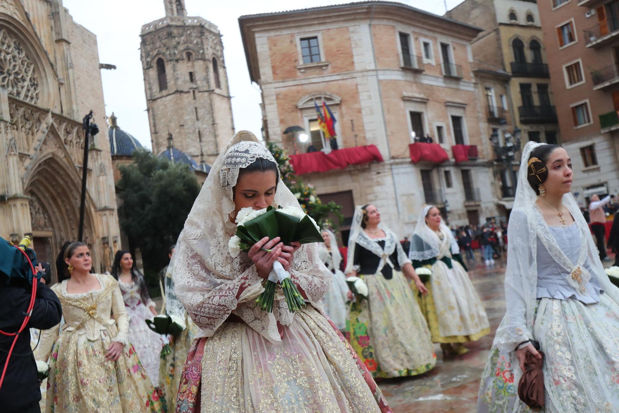 Búscate en el primer día de ofrenda por la calle de la Paz (entre las 17:00 a las 18:00 horas)