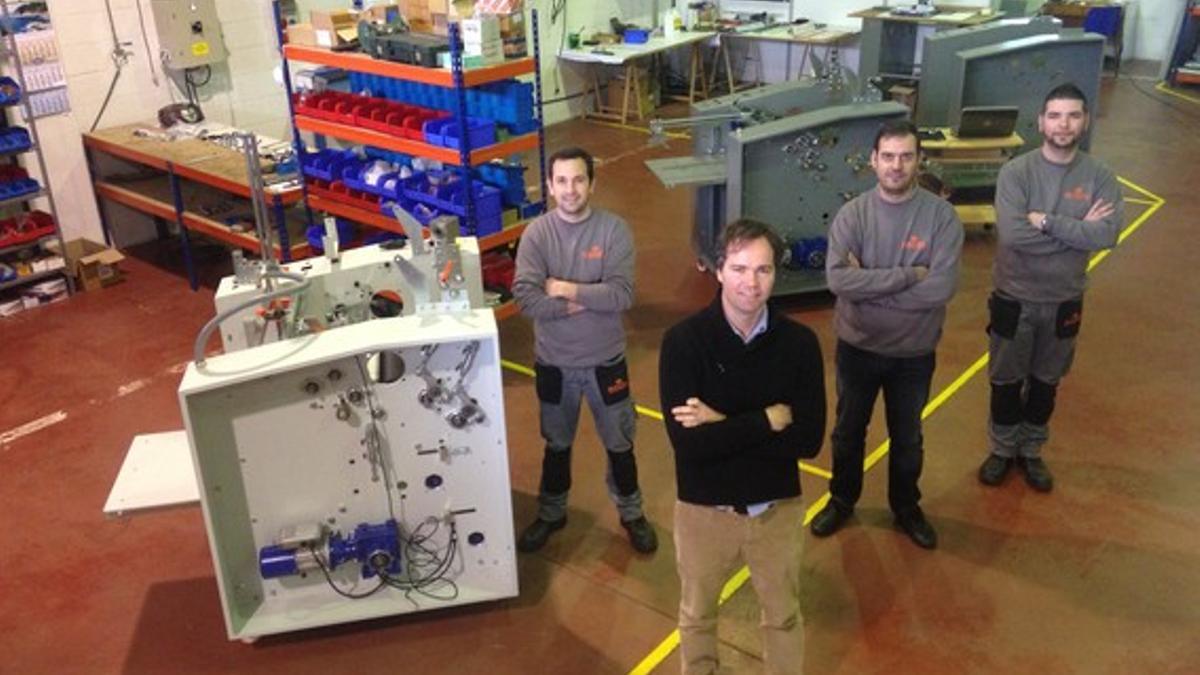 Jordi Marti Sevil, director comercial de Bagel Systems, y su equipo.