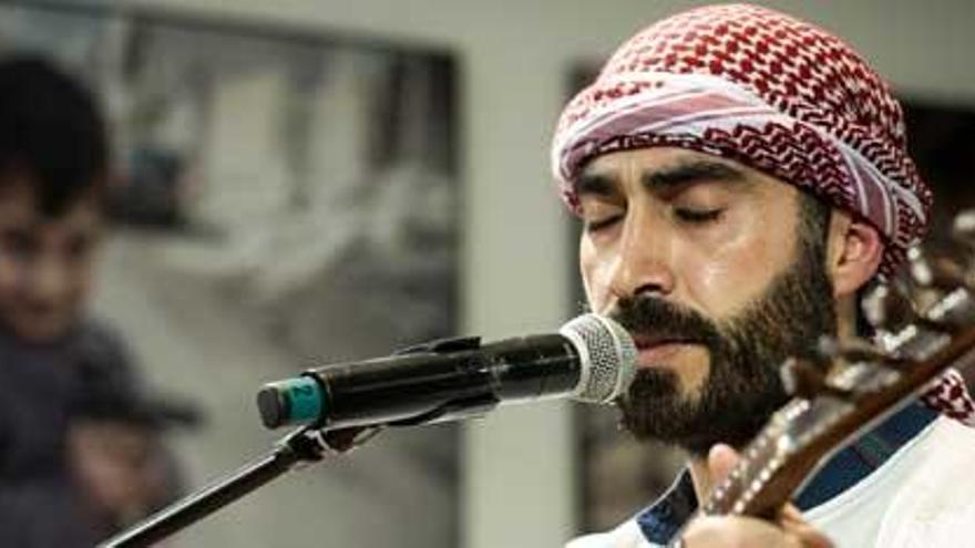 El músic kurd nascut a Síria Ashti Abdo a Sa Nostra Sala.