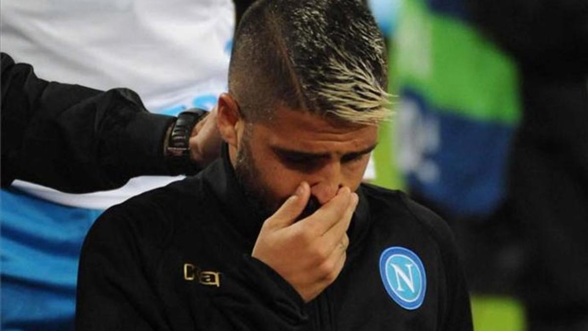 Insigne abandonó el campo entre lágrimas