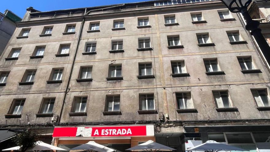 Un inmueble en avanzado estado de deterioro en la Justo Martínez.