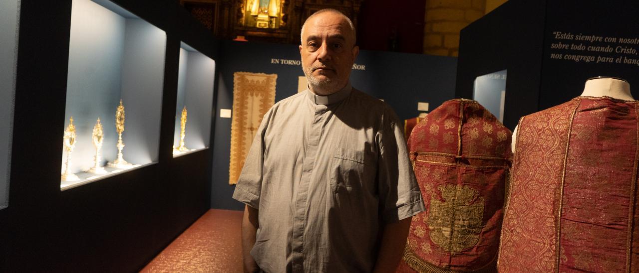 José Ángel Rivera de las Heras en la exposición “Salus”, en el Convento de San Francisco