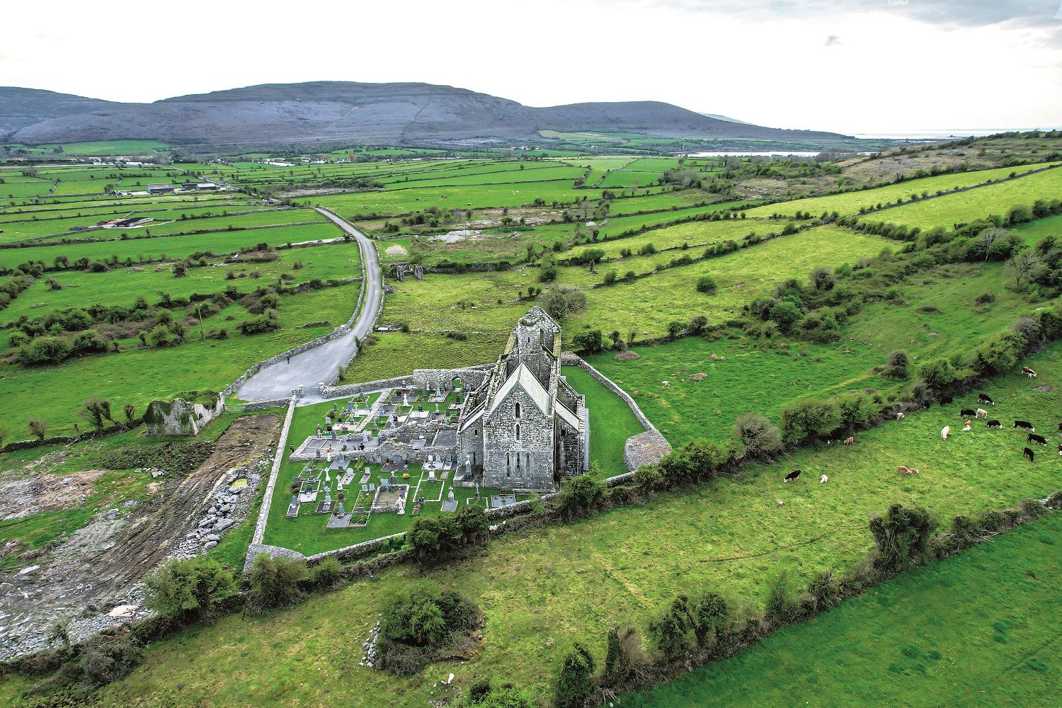 Abadía de Corcomroe, el monumento más bello de The Burren.
