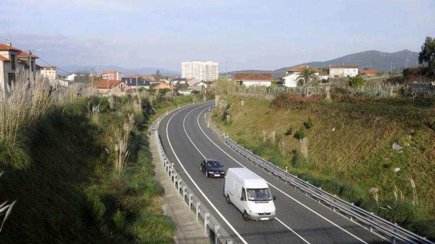 El Vial de Acceso al Puerto de Vilagarcía lleva cinco años en funcionamiento. // Noé Parga