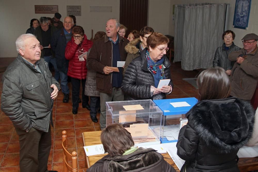 Las imágenes de la jornada electoral del 10N en Galicia.