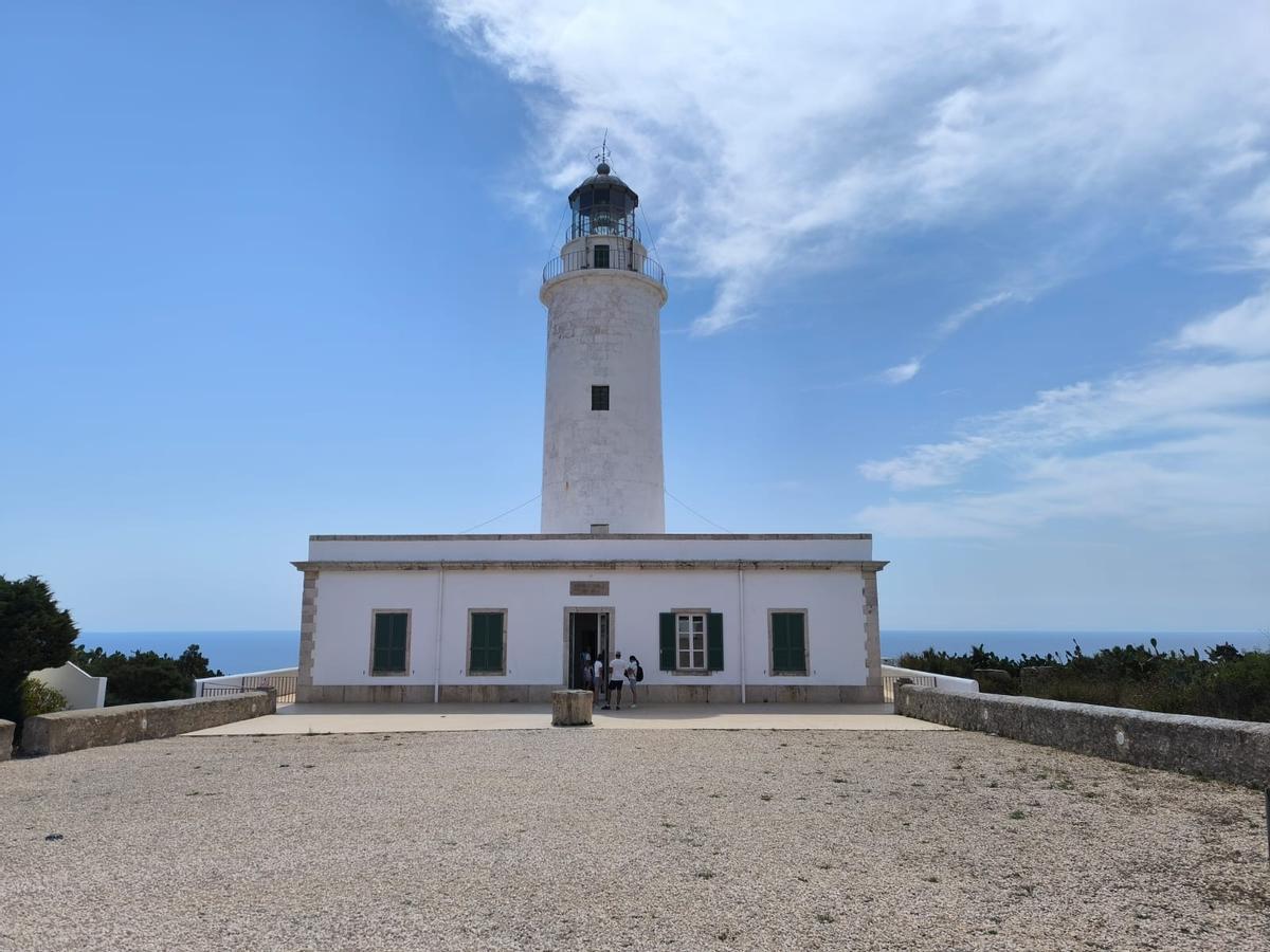 El sistema SIVE de la Guardia Civil debería estar ya instalado en el faro de la Mola