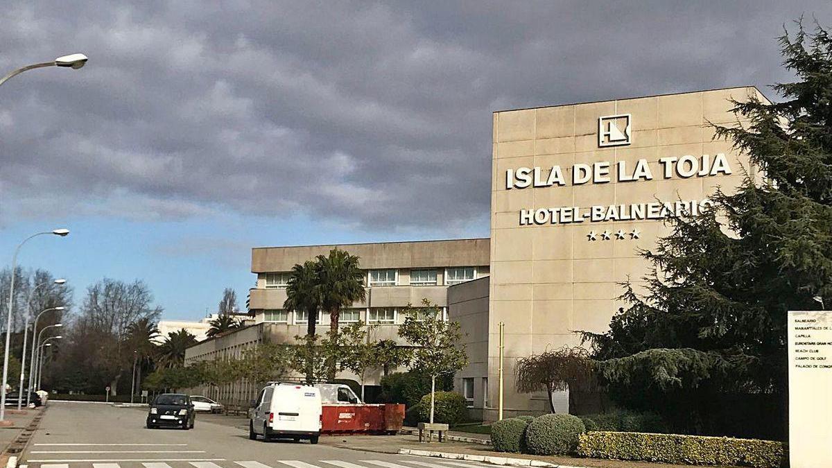 El Hotel-Balneario Isla de La Toja es uno de los emblemas turísticos de O Grove.