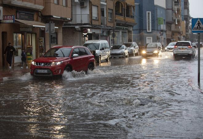 Calles anegadas junto al paseo marítimo del Port de Sagunt