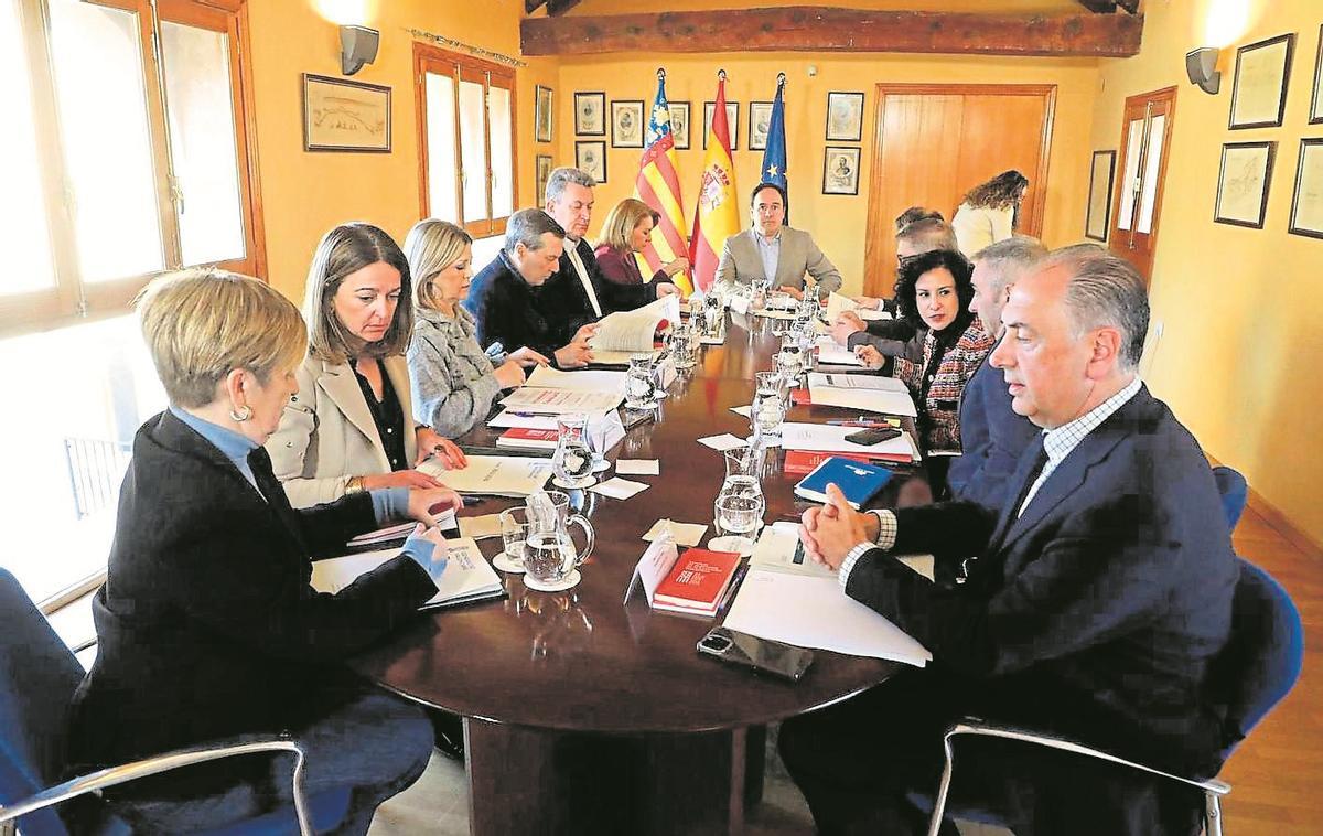 El Pleno del Consell reunido ayer en Biar