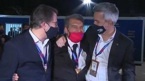 Freixa y Font felicitan a Laporta tras ganar las elecciones a la presidencia del Barça.