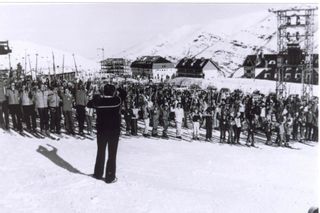 Un siglo bajando por la nieve en Pajares: dos suizos fueron los primeros en esquiar en el puerto, en 1922