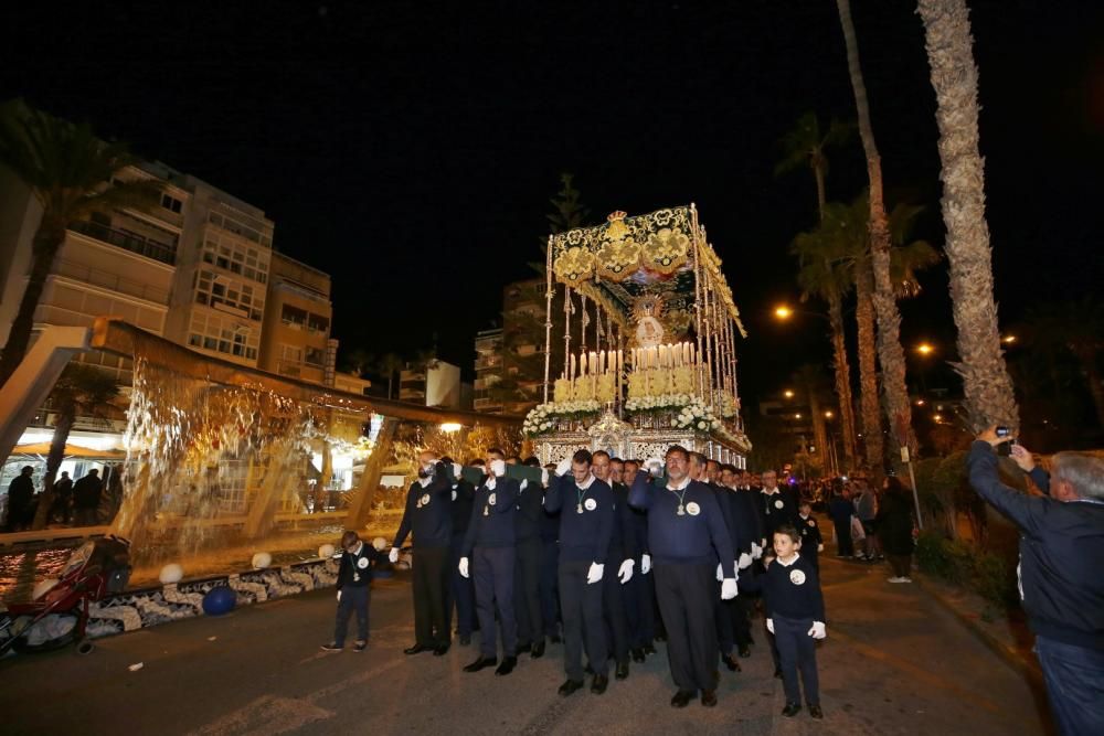 Domingo de Ramos: Procesión de Las Mantillas en Torrevieja con Nuestra Señora de La Esperanza y de La Paz