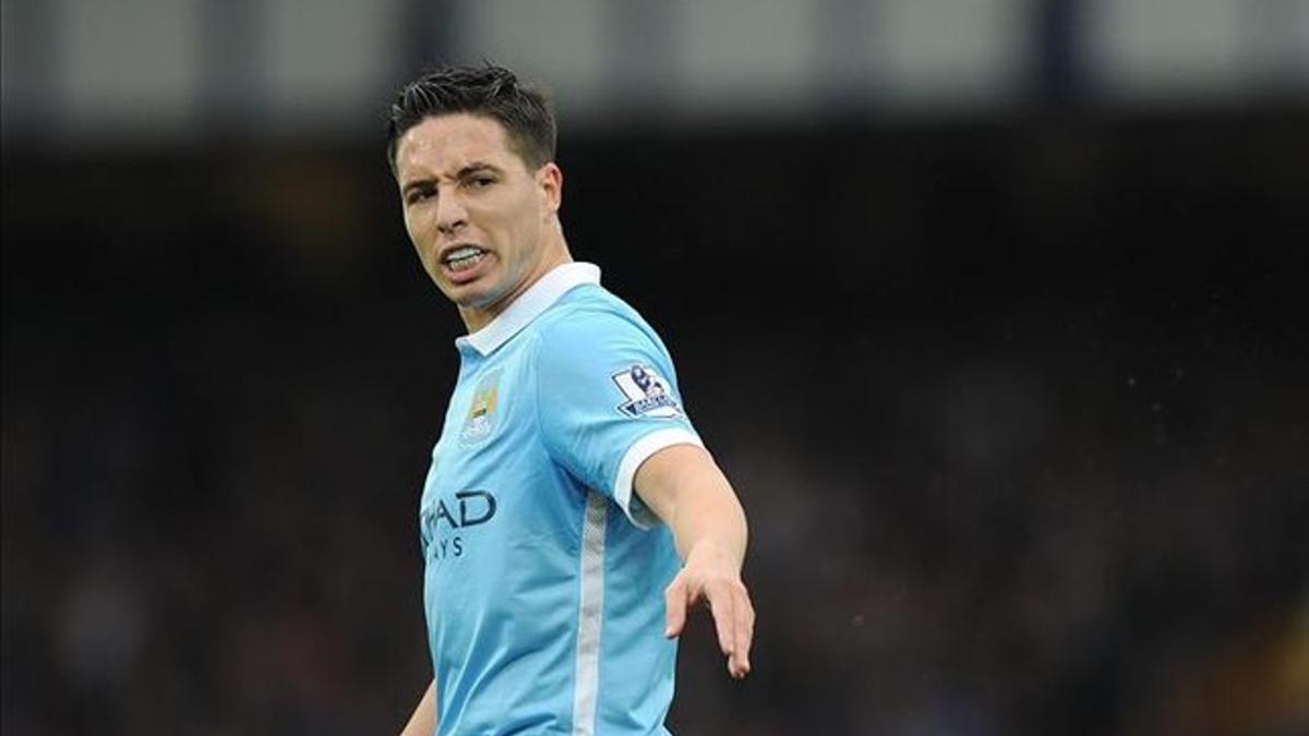 A Nasri no le quieren ni ver en el Manchester City