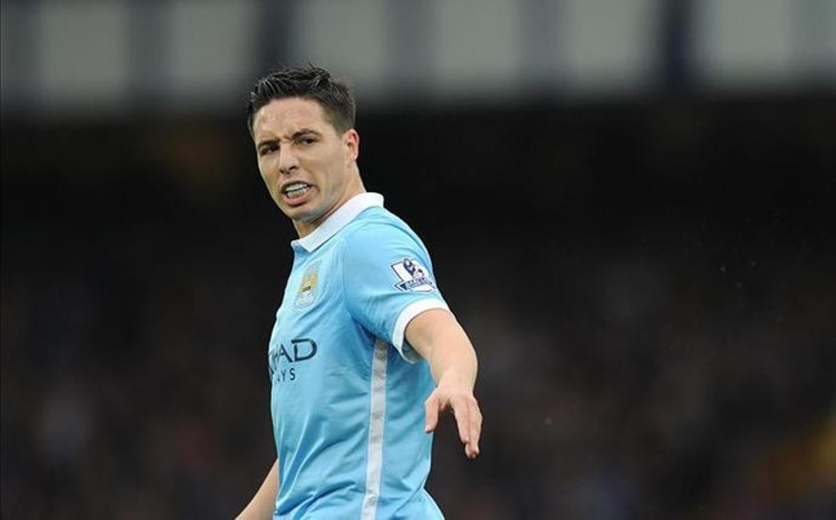 A Nasri no le quieren ni ver en el Manchester City