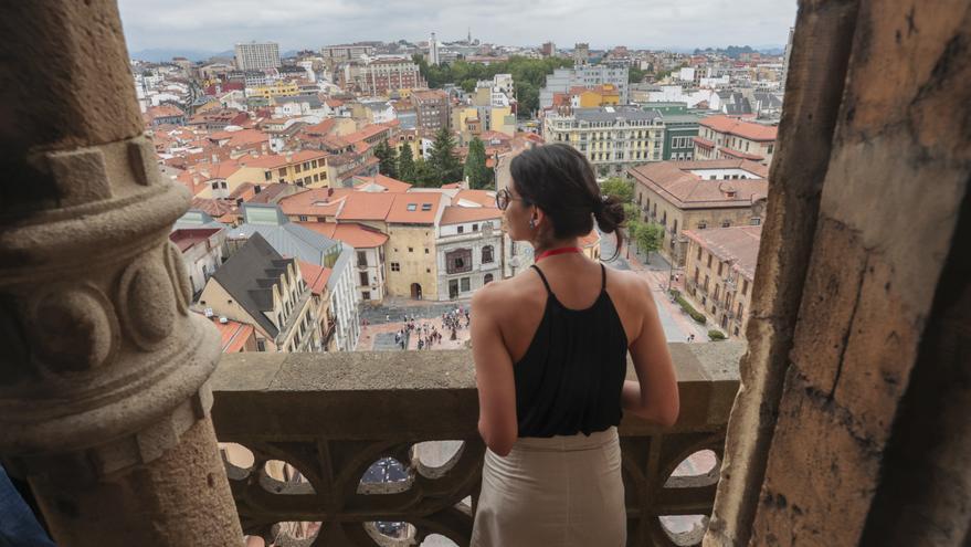 Las mejores vistas de Oviedo: la torre de la Catedral sorprende a sus primeros visitantes