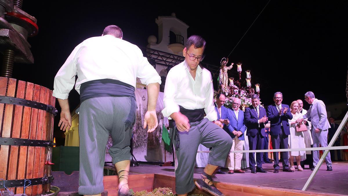 Pisa de la uva del año pasado durante Montilla en Vendimia.