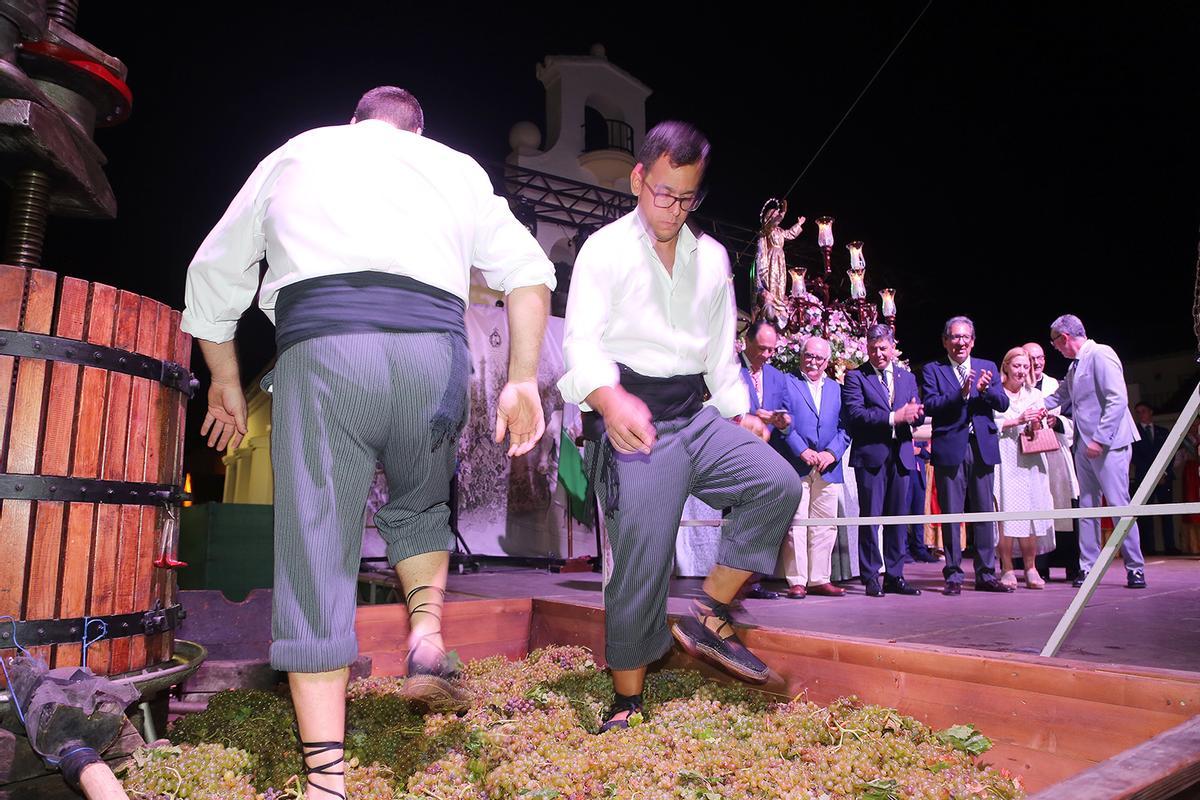Pisa de la uva del año pasado durante Montilla en Vendimia.