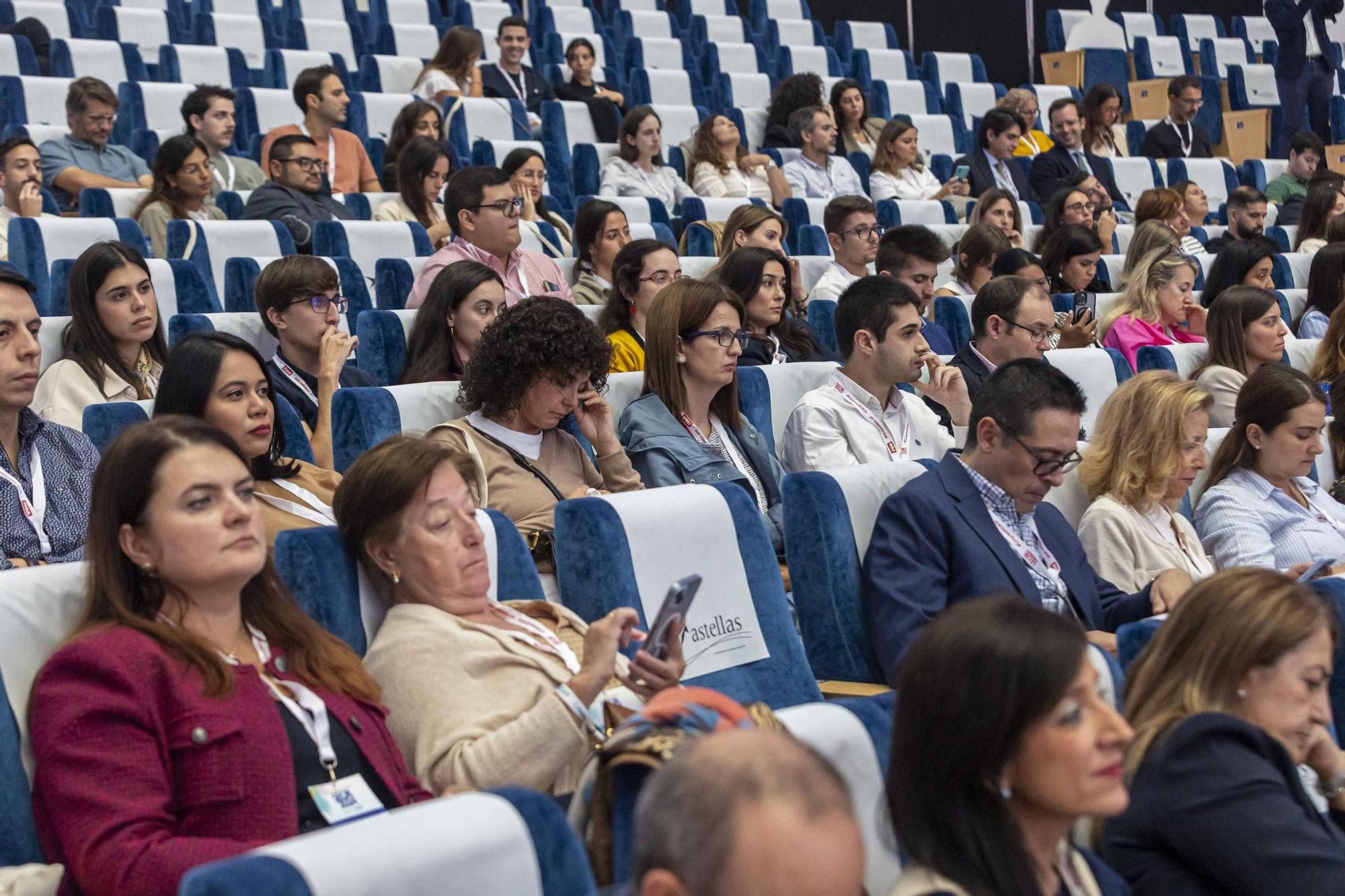 EN IMÁGENES | Juan Díaz y Sergio Serrano de ASINCAR, terceros ponentes en la II Semana de la Innovación de LA NUEVA ESPAÑA: “Acercamos la ciencia a la sociedad”