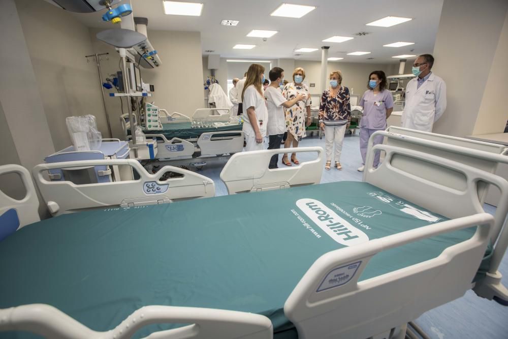 Ana Barceló visita el Centro de Salud Pública de Alicante y el hospital de campaña junto al Hospital General de Alicante