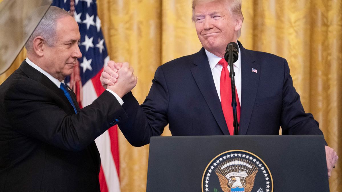 Binyamín Netanyahu y Donald Trump, en enero de 2020 en la Casa Blanca durante la presentación de los Acuerdos de Abraham.
