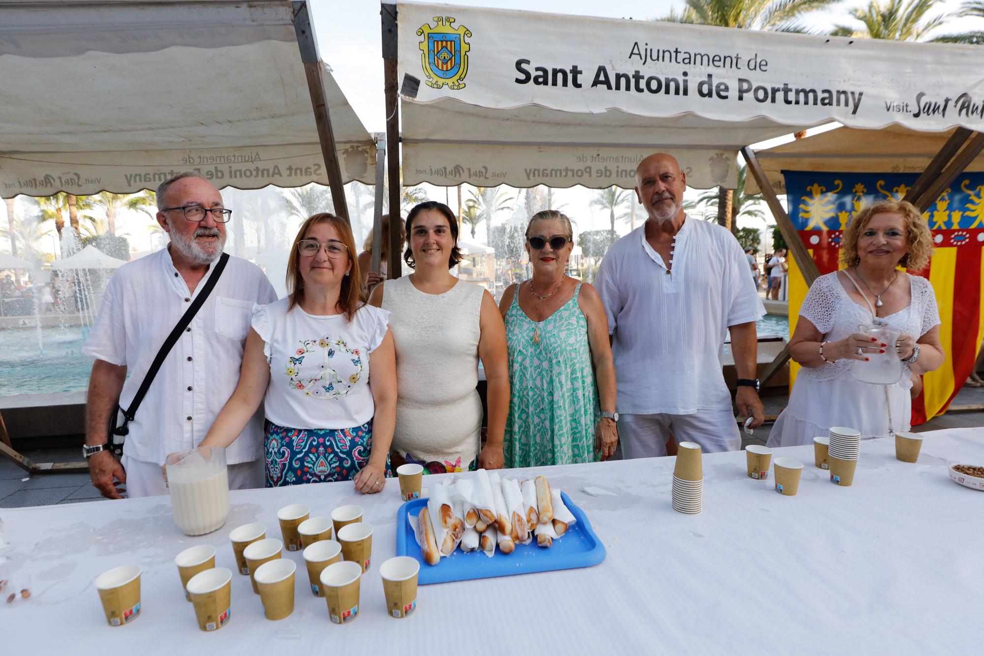 Degustación de horchata y fartons en las Festes de Sant Bartomeu