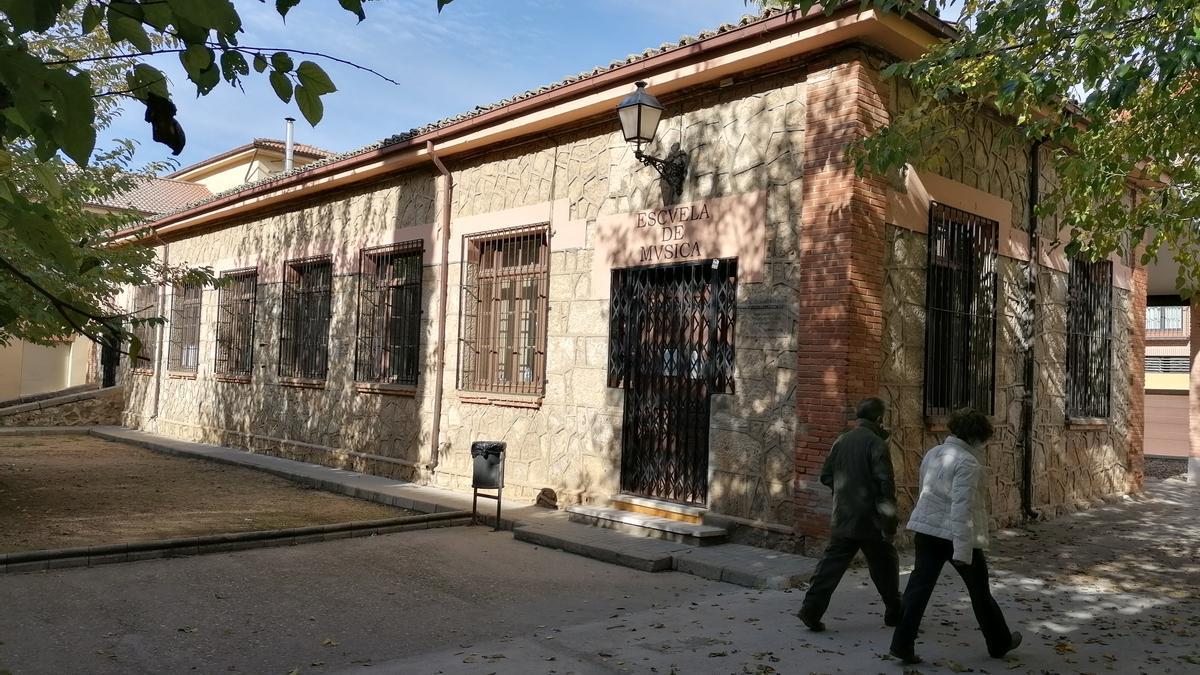 Edificio municipal que alberga las aulas de la Escuela de Música de Toro