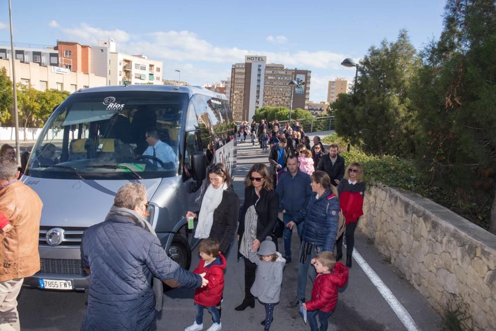 Gran afluencia de público en la inauguración de la casa de Santa Claus