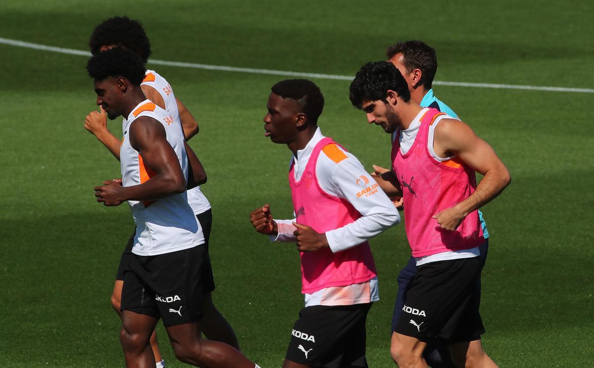 Así ha sido el entrenamiento del Valencia CF de hoy - Superdeporte