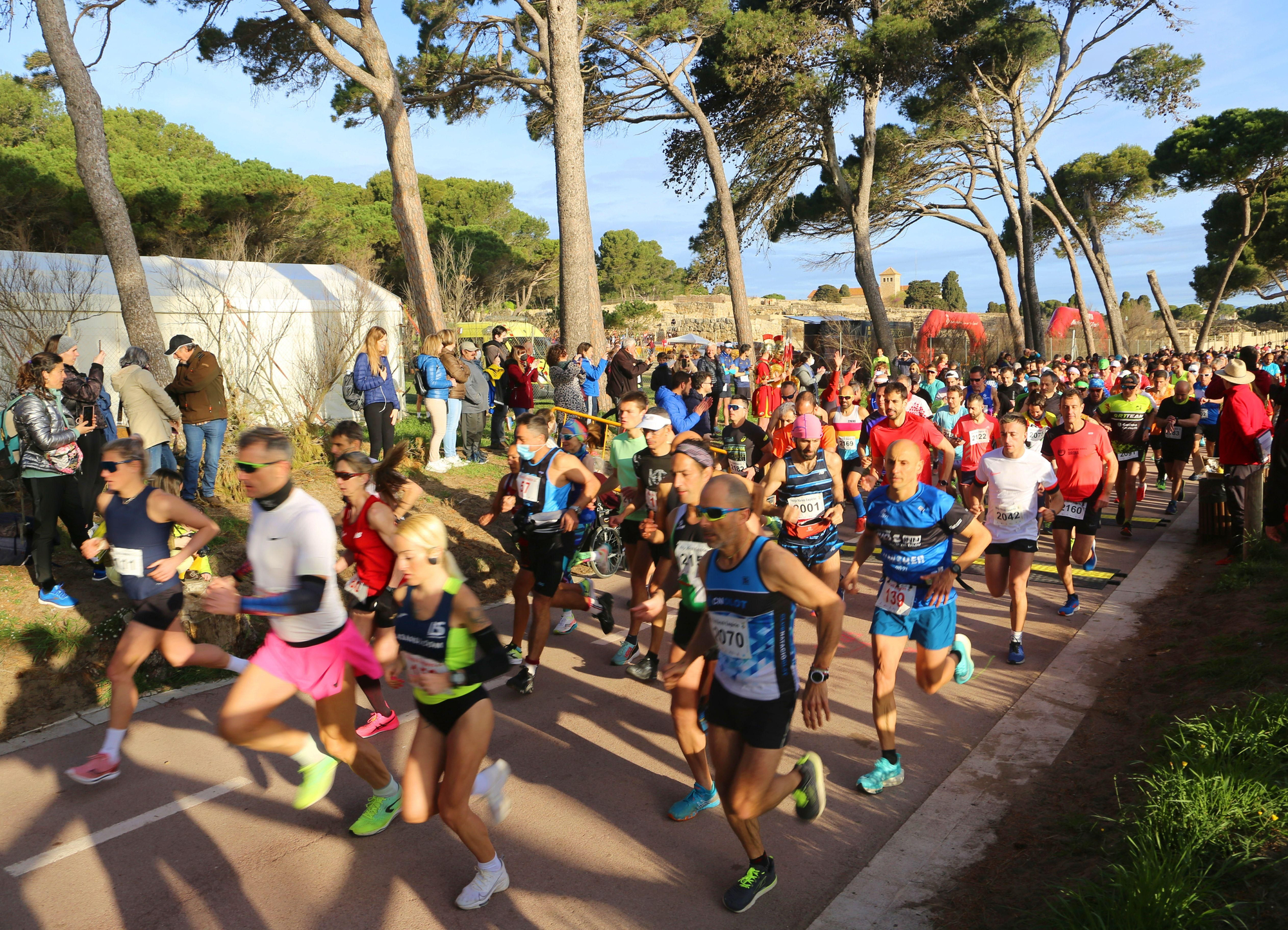 Xavi Tomasa i Sílvia Segura guanyen la 17a Marató d'Empúries