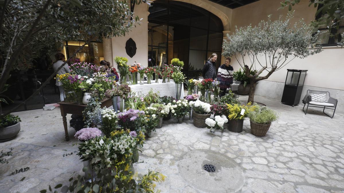 Un colorido Flower Market regresa al Sant Francesc Hotel de Palma