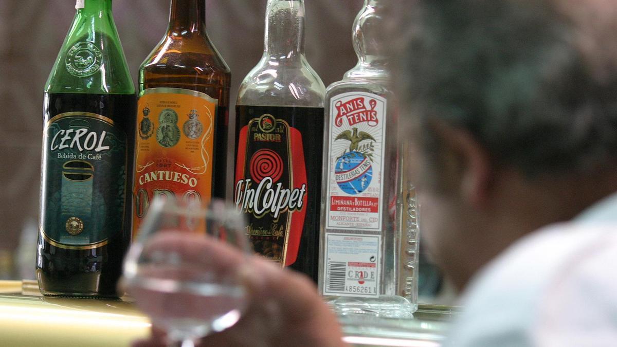 Cuatro variedades. Bebidas Espirituosas Tradicionales de Alicante.