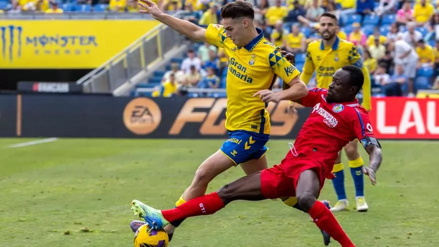 As赤 fue el reconocimiento m谷dico de Mika Marmol con Las Palmas