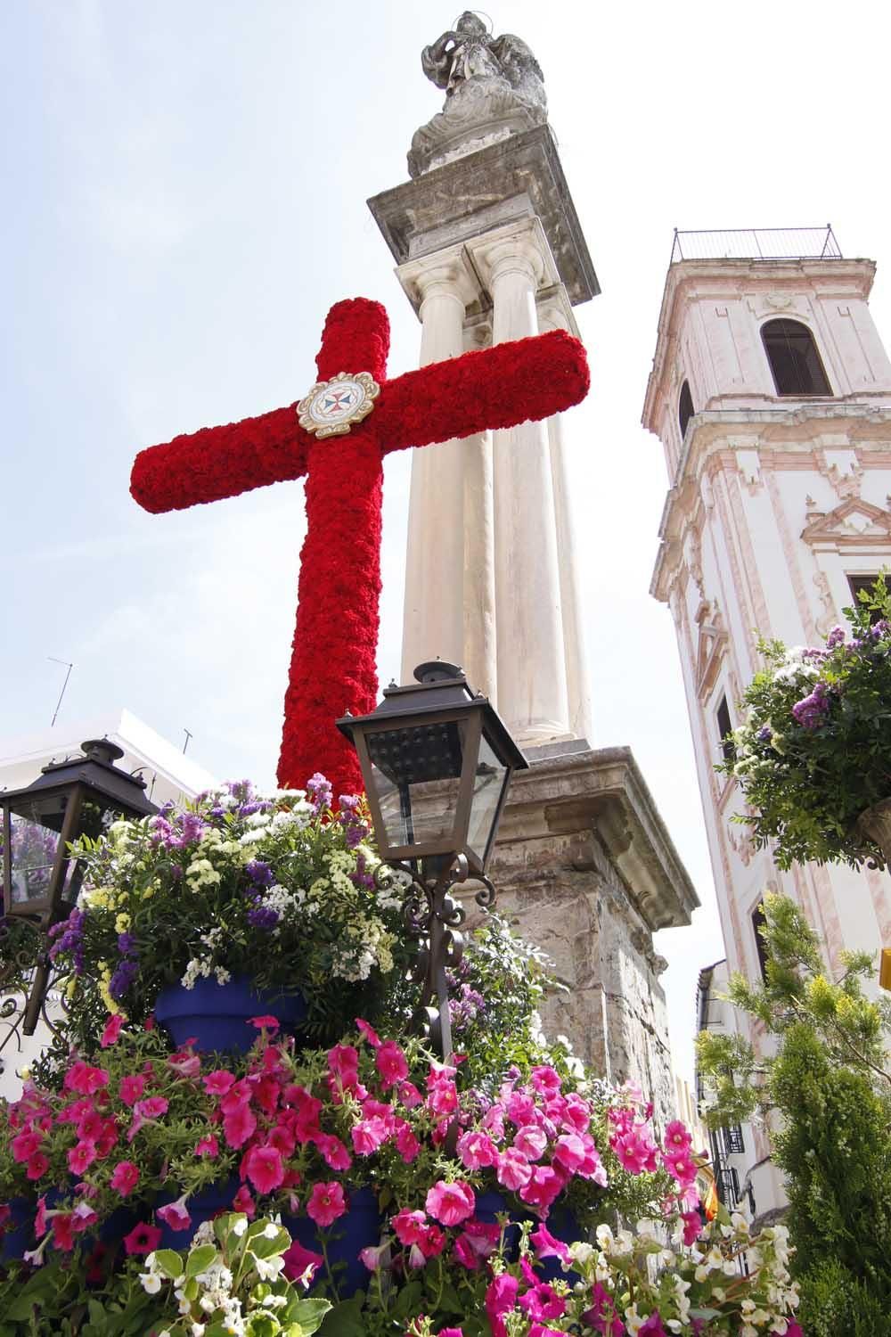 La Cruces abren el Mayo festivo