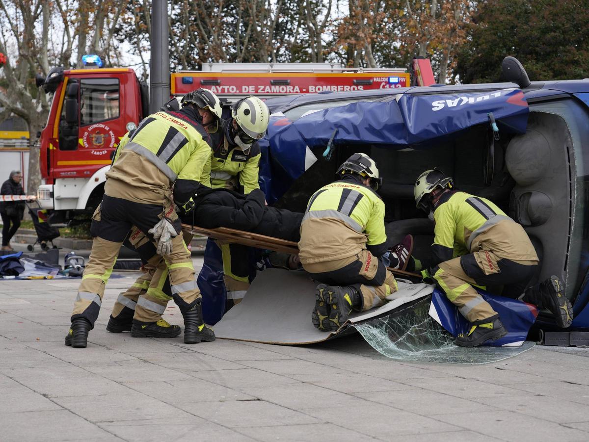 Simulacro de accidente en La Marina