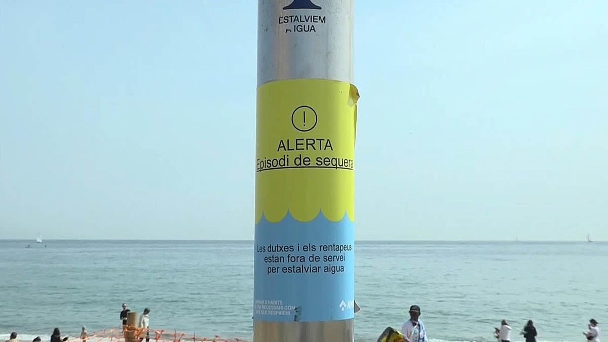 Comienza la temporada de baño en las 10 playas de Barcelona con restricciones por la sequía
