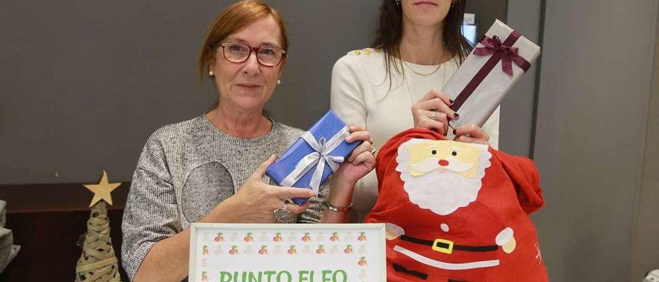 Chus Salgueiros en el &#039;Punto Elfo&#039;, la Joyería Moon Plata, que gestiona en la calle del Paseo Nuria Blanco. // Iñaki Osorio