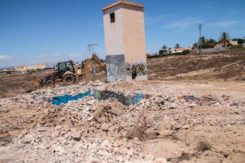 Torrevieja elimina un vertedero incontrolado