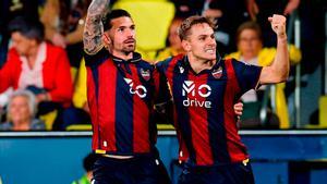 Resumen, goles y highlights del Villarreal B 0 - 3 Levante de la jornada 37 de LaLiga Hypermotion