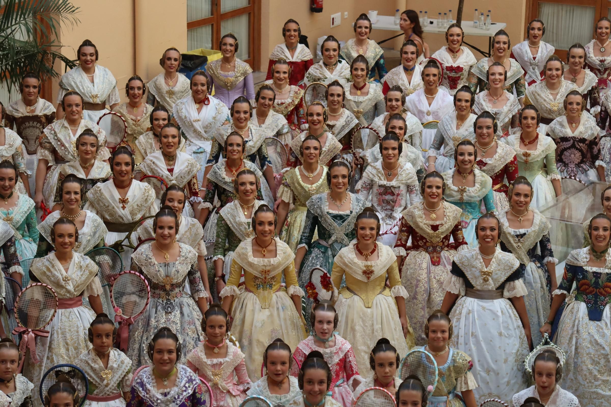 Las candidatas a Fallera Mayor de València 2026 se estrenan en la Batalla de Flores