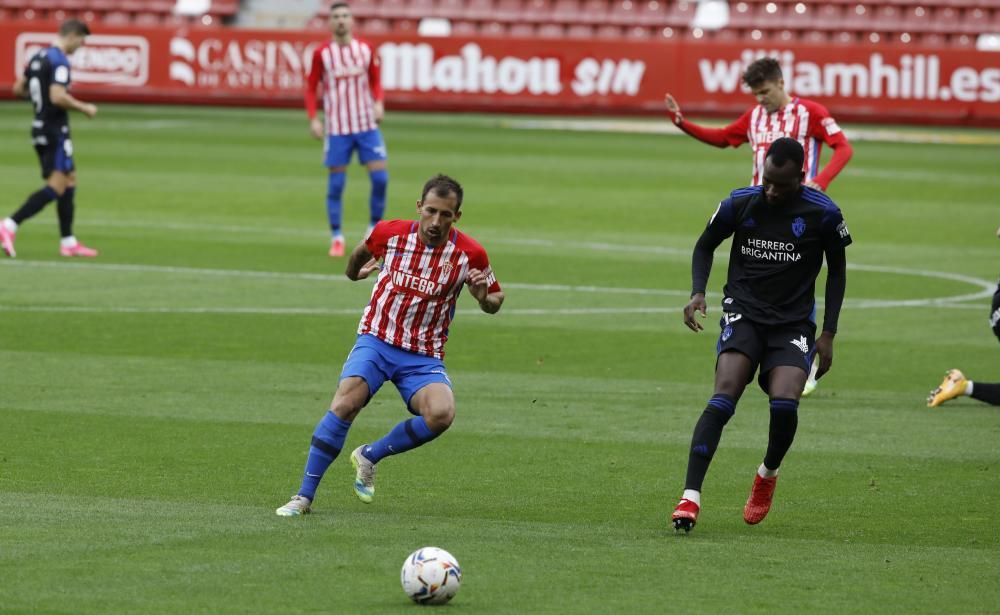 El partido entre el Sporting y la Ponferradina, en imágenes