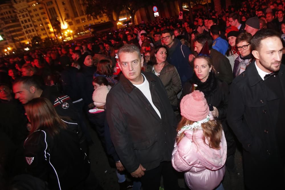 Miles de personas recibieron el año frente al consistorio